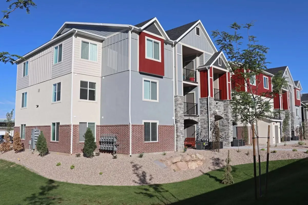 listing-image